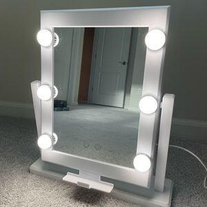 Blushly Hollywood Vanity Mirror w/ Phone Mount